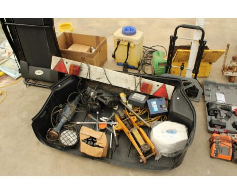 AN ASSORTMENT OF ITEMS TO INCLUDE A BOOT LINER AND TOOLS TO INCLUDE A TROLLEY JACK, SOCKETS AND A LIGHT BOARD ETC