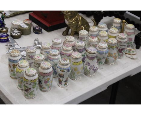 A QUANTITY OF LENOX SPICE JARS TO INCLUDE EASTERN BLUEBIRD, RUBY THROATED HUMMINGBIRD, PURPLE FINCH ETC