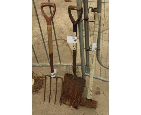 THREE GARDEN TOOLS TO INCLUDE A FORK, SHOVEL AND SLEDGE HAMMER