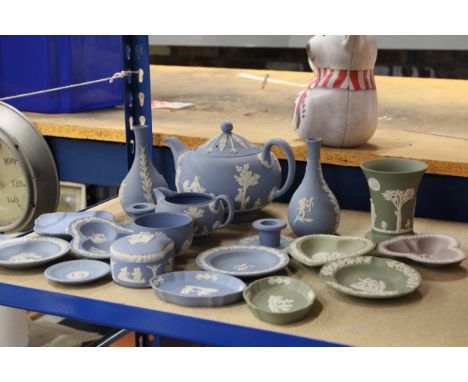 A COLLECTION OF WEDGWOOD JASPERWARE TO INCLUDE A TEAPOT, SMALL VASES, PIN TRAYS, A TRINKET BOXA CUP, CREAM JUG, ETC