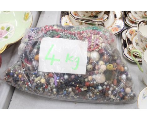 4KG OF VINTAGE COSTUME JEWELLERY BEADS