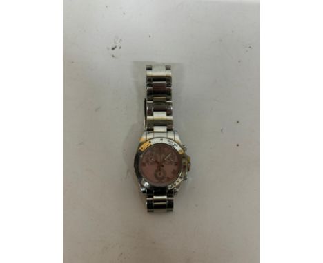 A GENT'S INVICTA CHRONOGRAPH WATCH WITH MOTHER OF PEARL FACE