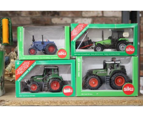 FOUR SIKU 1:32 SCALE FARM MODEL TRACTORS TO INCLUDE AFENDT 930 VARIO, A FENDT FARMER 411 VARIO, A LANZ FIELD BULLDOG AND A TR