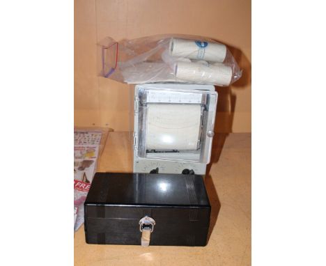 A VINTAGE DC AND AC RECORDING MULTIRANGE PORTABLE AMPEREVOLTMETER H390 MADE IN USSR WITH ACCESSORIES