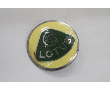 A VINTAGE 1950'S LOTUS AUTOMOBILES ENAMEL BADGE