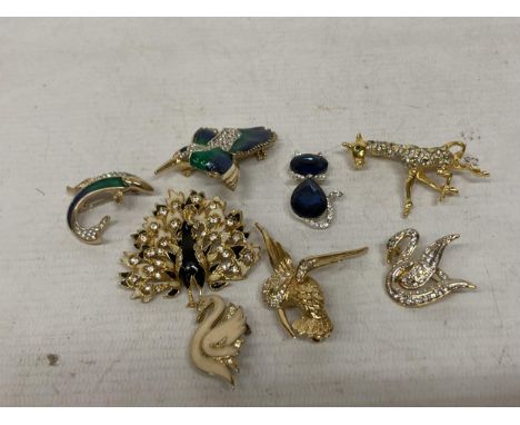 EIGHT VINTAGE BIRD/ ANIMAL BROOCHES