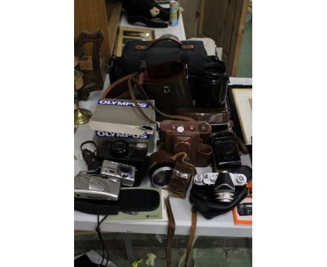 A COLLECTION OF VINTAGE CAMERAS TO INCLUDE LENITH-C, PENTAX, VIVITAR, RICOH, OLYMPUS IS-2, ETC PLUS LENSES, CASES, ETC