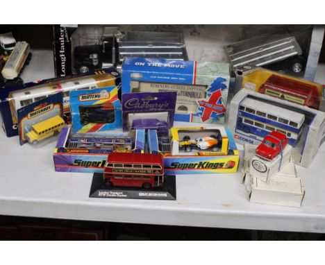 A COLLECTION OF VARIOUS BOXED DIECAST MODEL VEHICLES TO INCLUDE MATCHBOX AND CORGI, BUSES AND VANS
