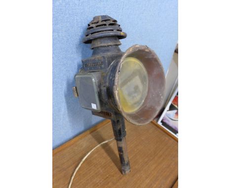 A late 19th/early 20th Century carriage light 