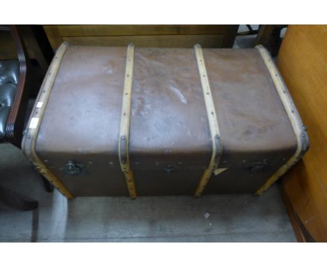 An early 20th Century banded steamer trunk 