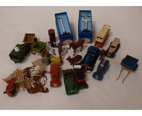 QTY OF VINTAGE CARS/TOYS