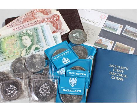 Mixed coins and banknotes, to include eleven £1 banknotes, two 10 Shillings, a collection of Crowns and a First Decimal set a