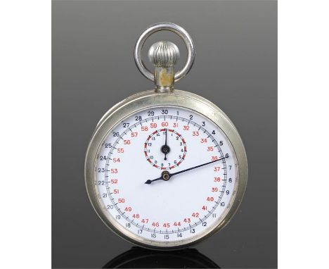 Military stopwatch, the white enamel dial with subsidiary dial, the case back with ^f 162 T.P. 1/10, 52mm diameter 