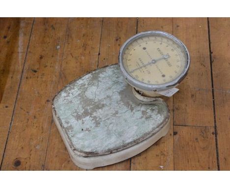 The Knightsbridge and Harrods Ltd. London British made vintage set of bathroom scales with chrome mount (losses), £20-40