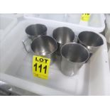 assorted s/s measuring cups