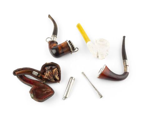 A 19th century Swedish silver mounted pipe, with lobed and hinged cover, polished wood bowl, and horn mouthpiece, 1836, 16.5c