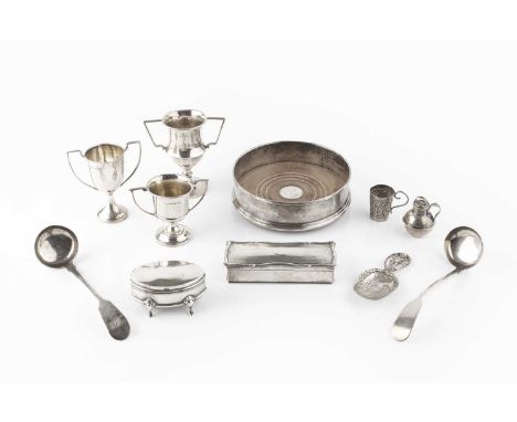 A collection of silver, to include an Edwardian rectangular dressing table box, by Deakin &amp; Francis, Birmingham 1905, a s