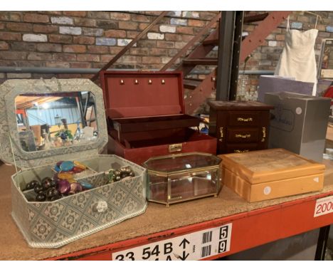 A SELECTION OF VINTAGE STYLE JEWELLERY BOXES , 1 BOX CONTAINING ITEMS OF COSTUME JEWELLERY 