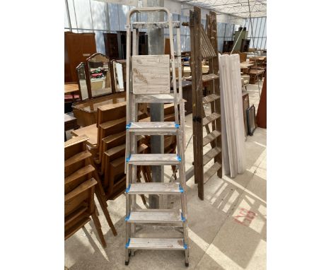A SEVEN RUNG ALLUMINIUM STEP LADDER AND A FURTHER FIVE RUNG ALLUMINIUM STEP LADDER 
