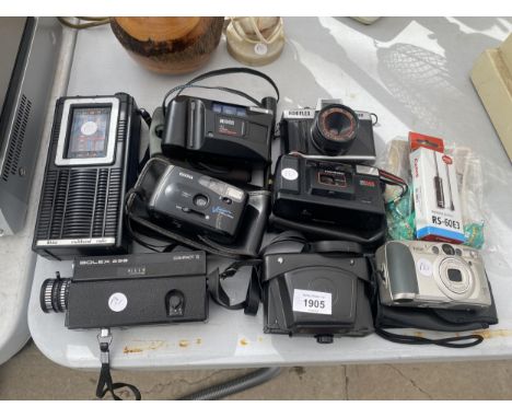 A LARGE ASSORTMENT OF VARIOUS VINTAGE CAMERA EQUIPMENT TO INCLUDE A BOLEX 233 CAMERA ETC 