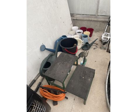 AN ASSORTMENT OF ITEMS TO INCLUDE A SMALL STEP, GARDEN TOOLS AND PLANTERS ETC 