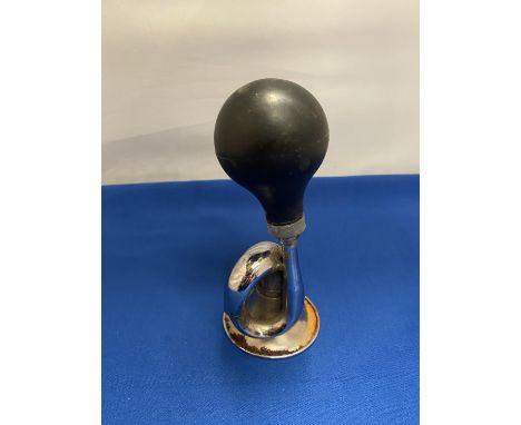 A VINTAGE CHROME CAR HORN 