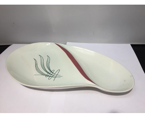 A CARLTONWARE SERVING DISH 