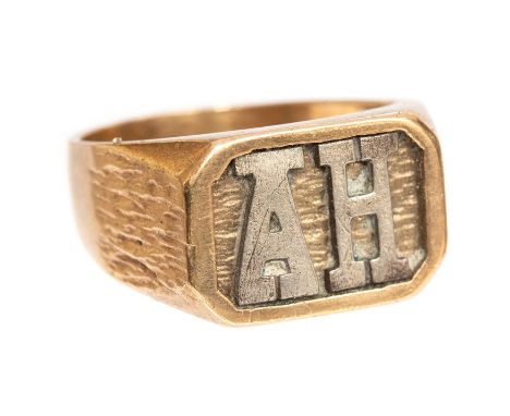 A 9ct gold ring, with silver initials, total gross weight approx 7.6gms, size S