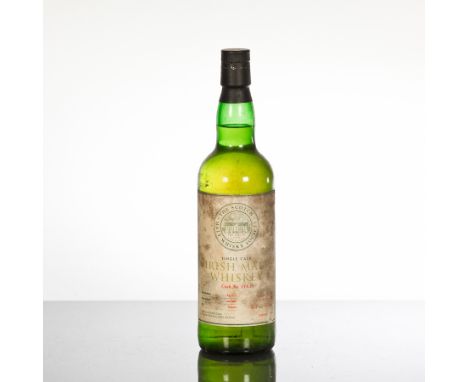 COOLEY DISTILLERY (PEATED) SMWS 118.1
Cask strength single Irish malt whiskey, distilled in August 1992 and bottled in June 2