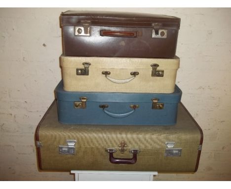 A SELECTION OF 4 VINTAGE SUITCASES