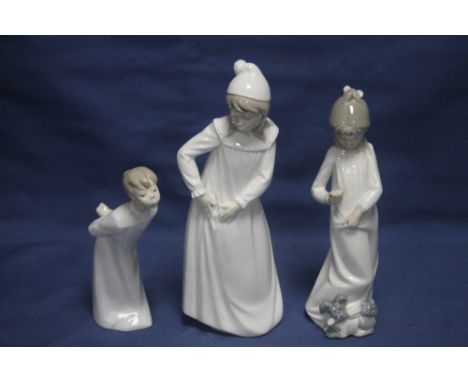 A LLADRO FIGURE TOGETHER WITH TWO NAO FIGURES