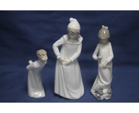 A LLADRO FIGURE TOGETHER WITH TWO NAO FIGURES