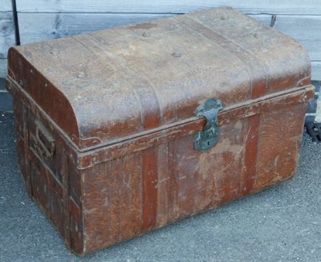 TIN TRUNK 