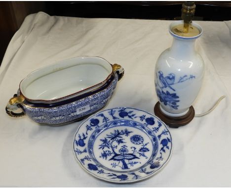 VILLEROY &amp; BOSCH PLATE, A TUREEN &amp; BLUE &amp; WHITE LAMP BASE  