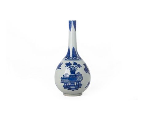 A BLUE AND WHITE 'HUNDRED ANTIQUES' PORCELAIN BOTTLE VASE
In the Kangxi style decorated with precious objects, vases of flowe