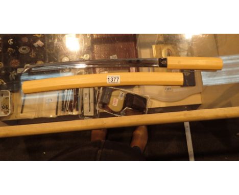 Good quality Japanese short sword made in Toledo handle with care blade L: 45 cm, grip L: 16.5 cm   CONDITION REPORT:  Approx