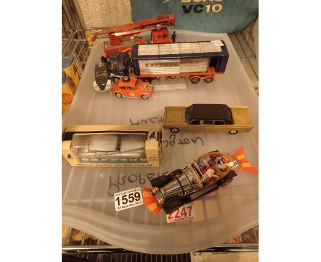 Tray of diecast metal vehicles including Corgi Major Snorkel fire engine