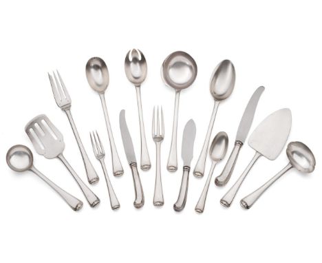 A French Silver Service of Mazarin Pattern Flatware, Puiforcat, Paris, 1st Standard, 20th century, the spoons with double dro