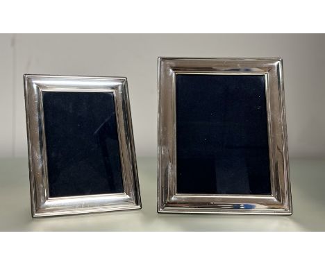 A modern London silver photograph frame with hardwood back and easel stand London 2000: external h. x 25.5cm x l. x 20.5cm in