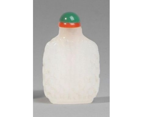 PETITE TABATIÈRE EN JADE BLANCXIXe siècleA MINIATURE WHITE JADE BASKETWEAVE SNUFF BOTTLE19th centuryOf flattened rectangular 