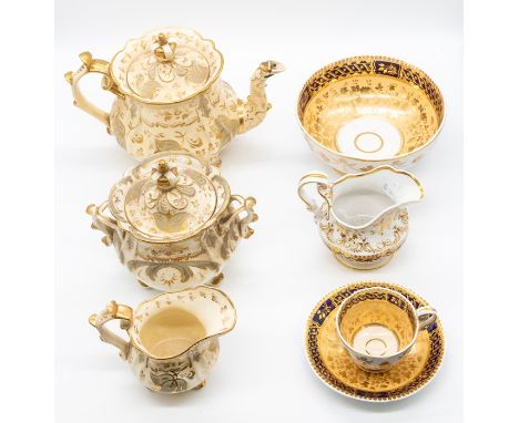 A Victorian Coalport style pattern no: 2132 part tea service to include: 11 breakfast and 10 tea cups, 16 saucers, four plate