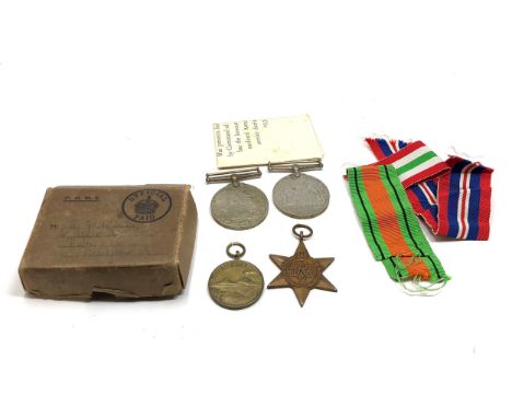 Boxed ww2 medals inc 8th army medal etc