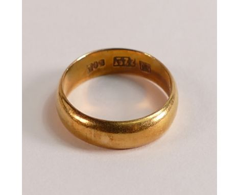 22ct gold wedding ring, size N, 3.7g. 