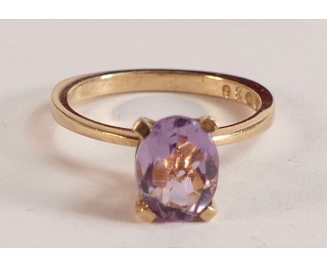 9ct gold ring set with oval pink stone, size N, 2.9g. 