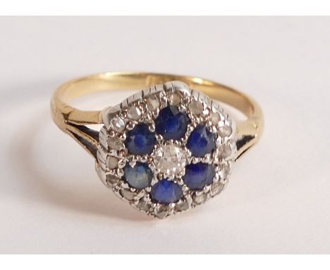 18ct gold diamond &amp; sapphire cluster ring, size Q/R, 3.9g. 