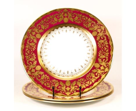 De Lamerie Fine Bone China heavily gilded Burgundy Plates, specially made high end quality item, Made in England, diameter 27