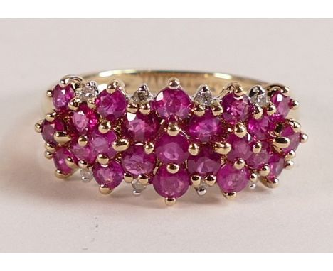 9ct gold ring, set with pink stones, size M, 3.1g. 