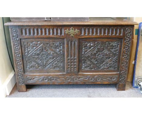 Early 20th Century 2 Panel Oak Coffer, length 102cm 
