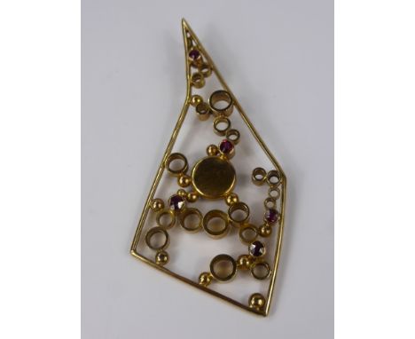 A Lady's 9 ct  Ruby and Onyx Celestial Form Pendant, 5 x rubies approx 28 mm, approx 8 x 4 cms, approx wt 14 gms.