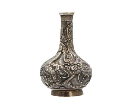 A Chinese silver scent bottle, by Luen Hing, 1880-1925, Shanghai, Qing Dynasty,   Signed, makers mark 'L.H', decorated in rel